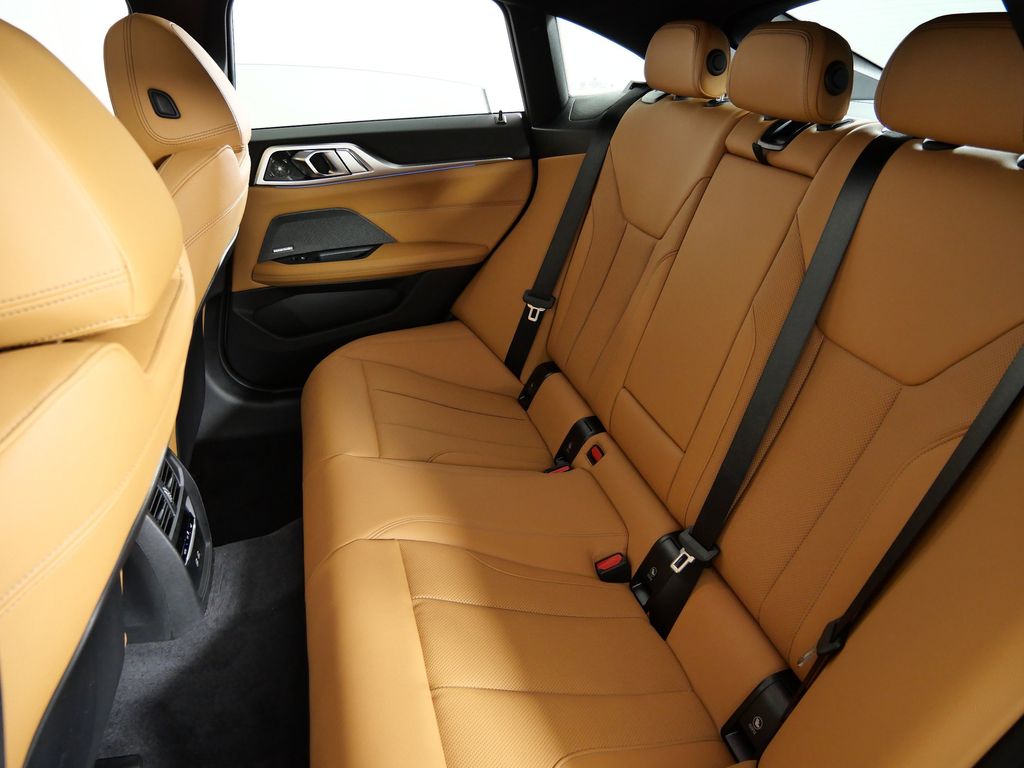 Thumbnail: 2026 BMW i4 - 31