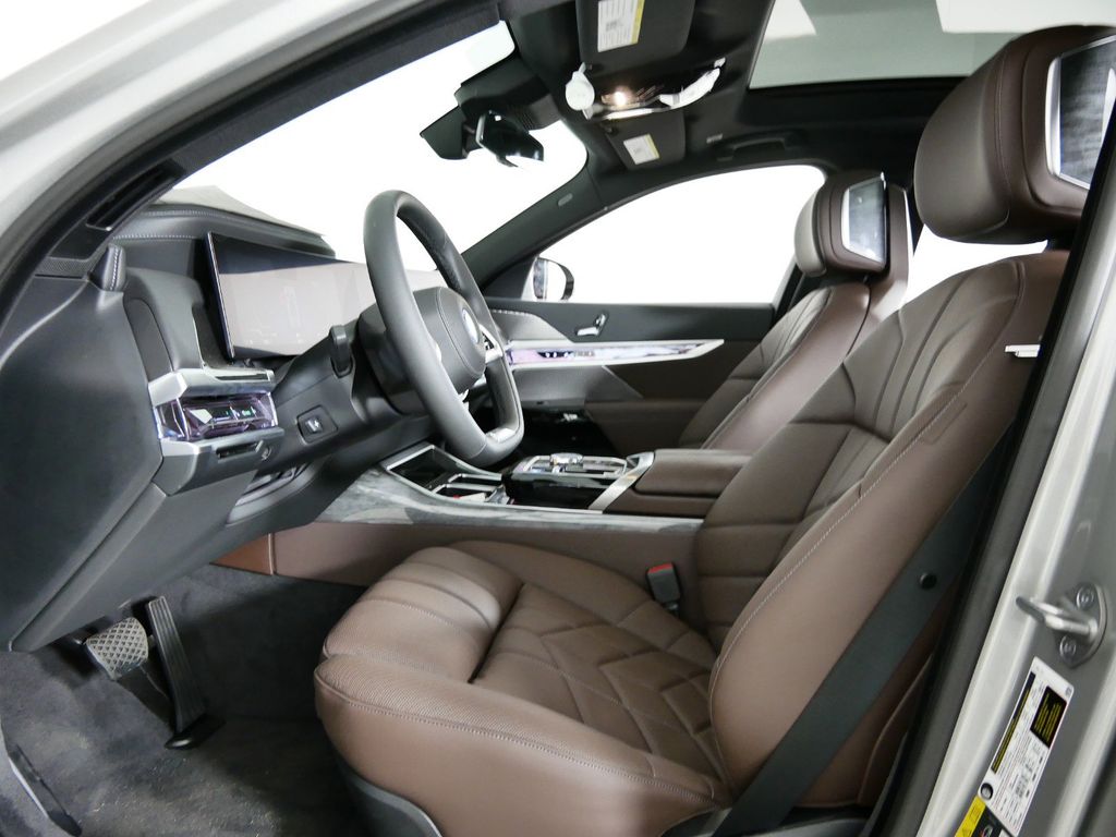 Thumbnail: 2024 BMW i7 - 30