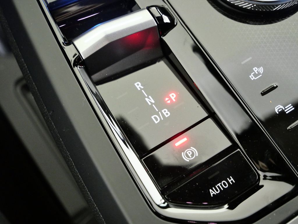 Thumbnail: 2026 BMW iX - 47