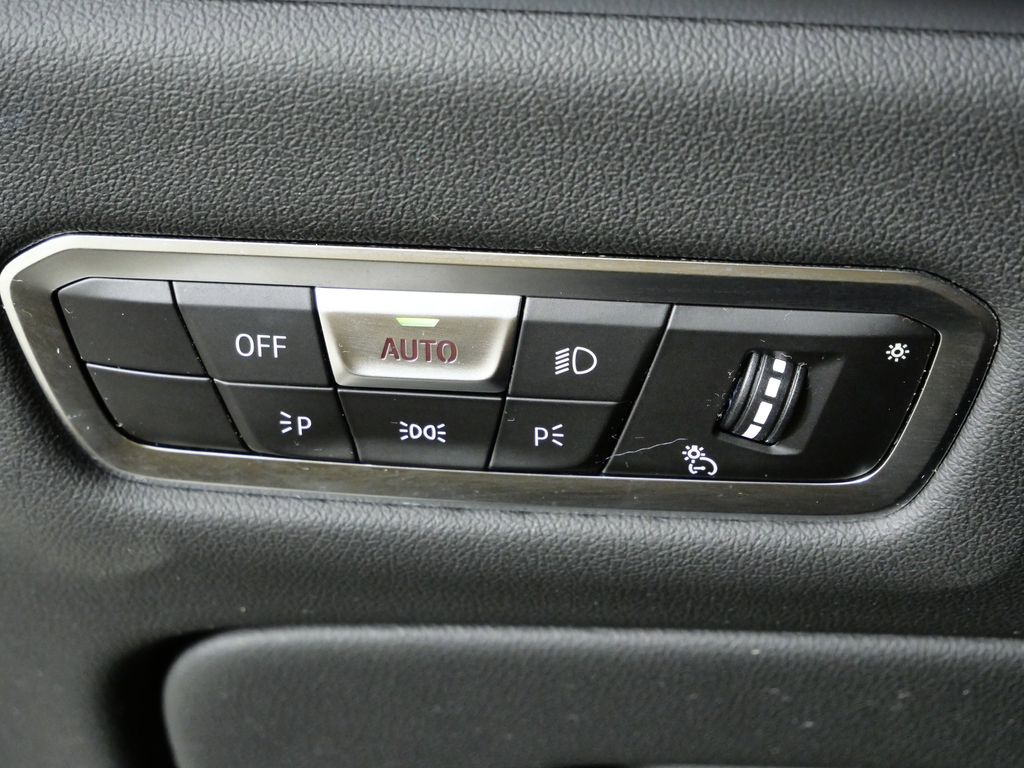 Thumbnail: 2023 BMW X7 - 46