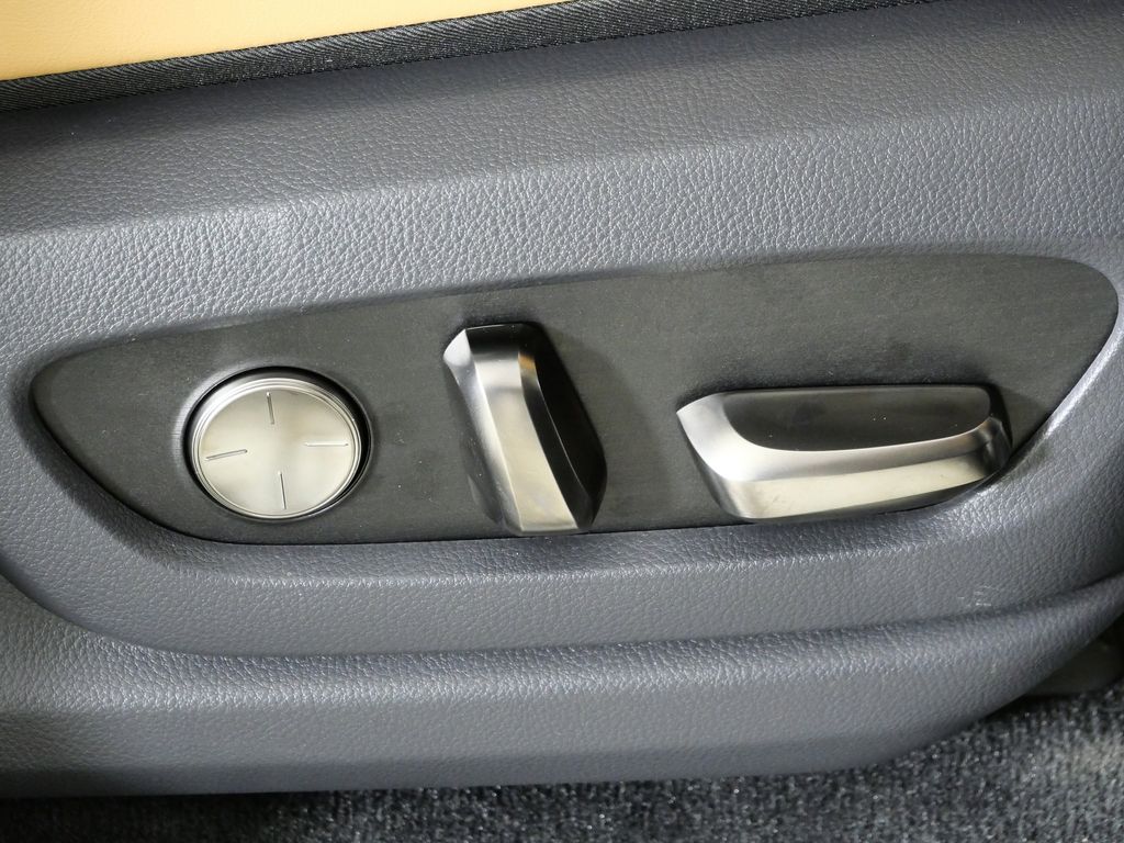 Thumbnail: 2025 Lexus LX - 22