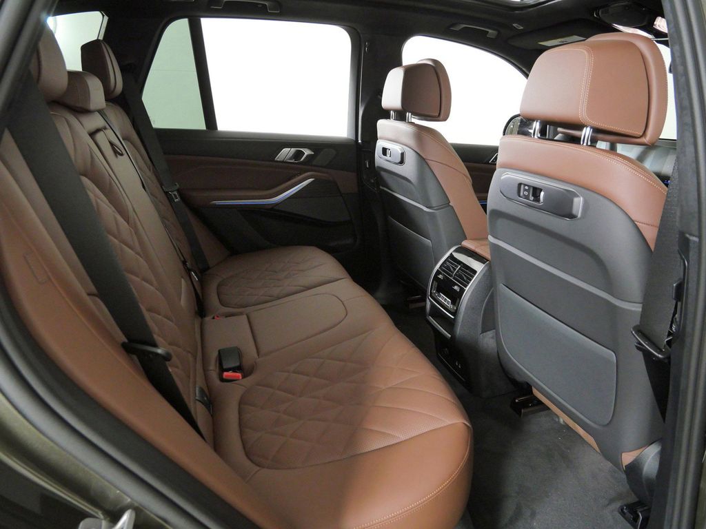 Thumbnail: 2026 BMW X5 - 26