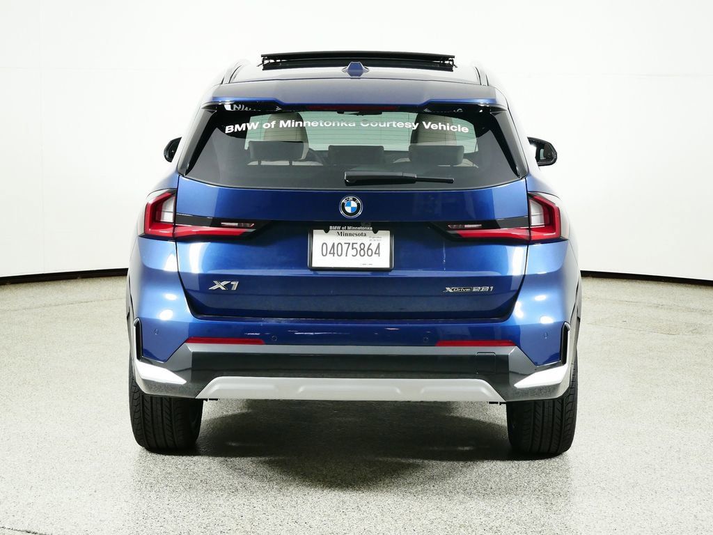 Thumbnail: 2025 BMW X1 - 11