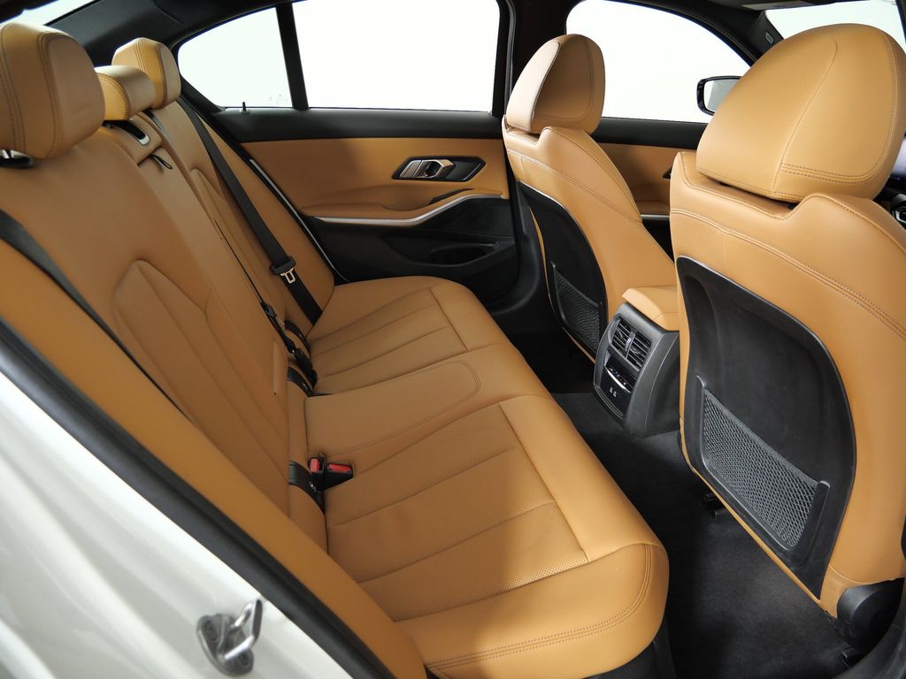 Thumbnail: 2023 BMW 3 Series - 30