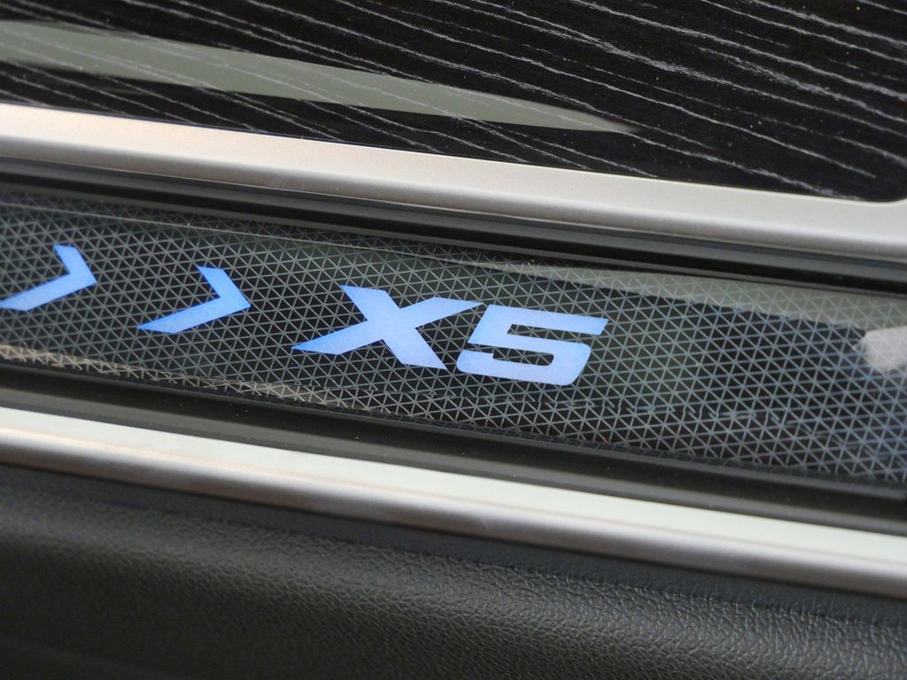 Thumbnail: 2026 BMW X5 - 24