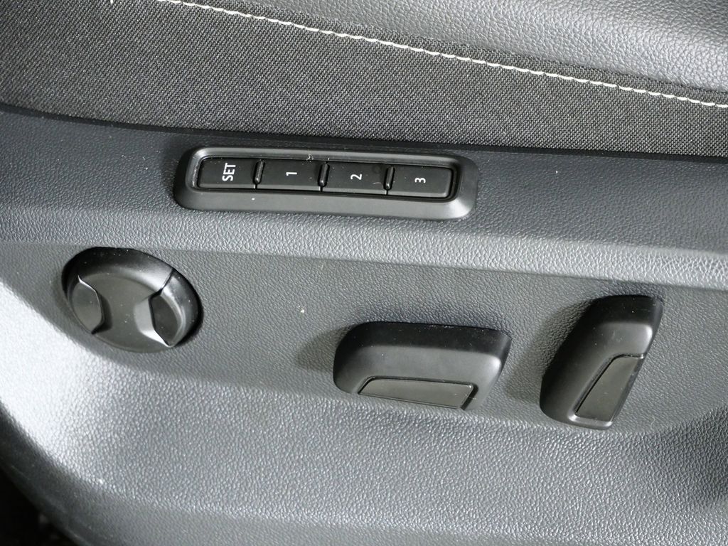 Thumbnail: 2021 Volkswagen Tiguan - 39