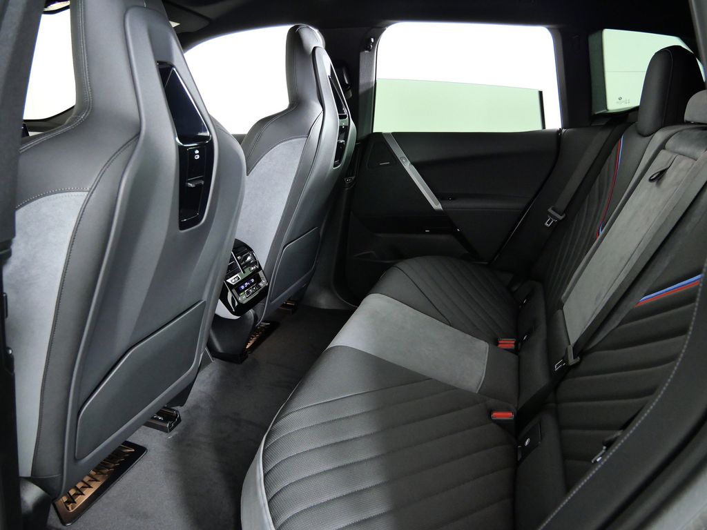 Thumbnail: 2026 BMW iX - 30