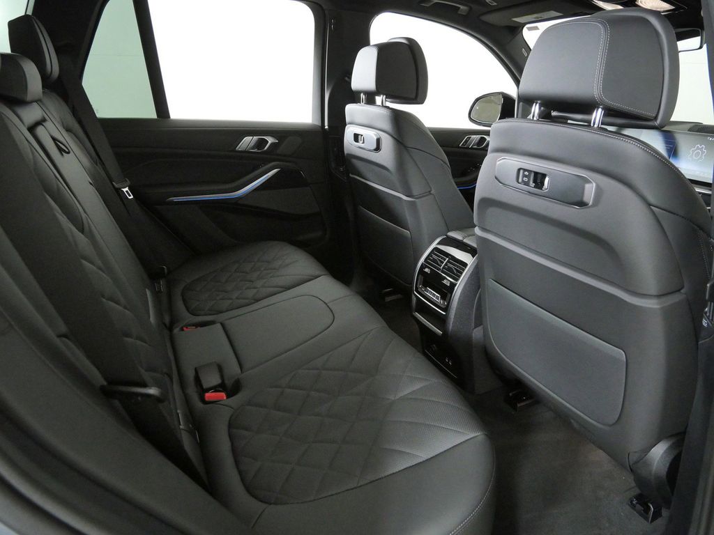 Thumbnail: 2026 BMW X5 - 26