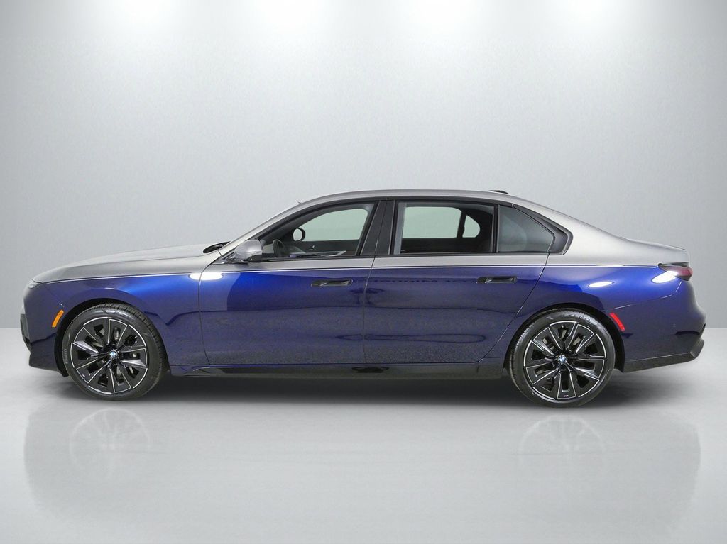 Thumbnail: 2023 BMW 7 Series - 18