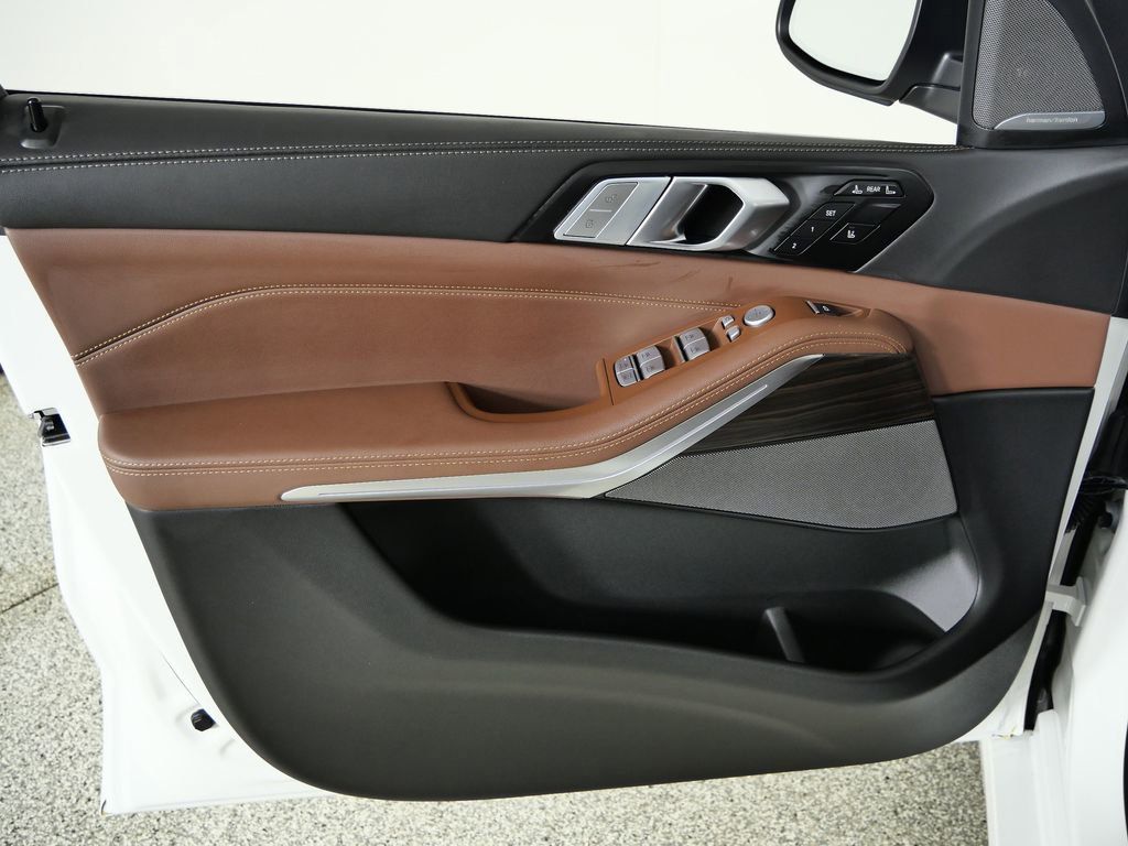 Thumbnail: 2026 BMW X7 - 38