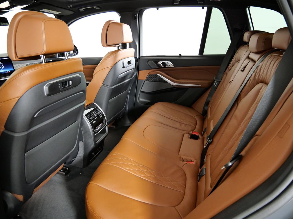 Thumbnail: 2026 BMW X5 - 32