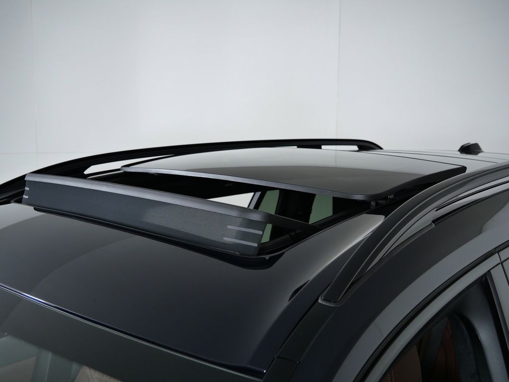 Thumbnail: 2026 BMW X7 - 18