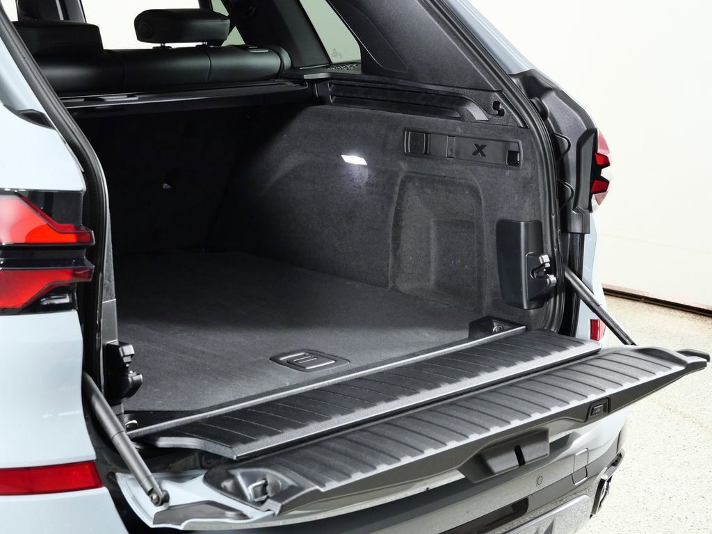 Thumbnail: 2026 BMW X5 - 31