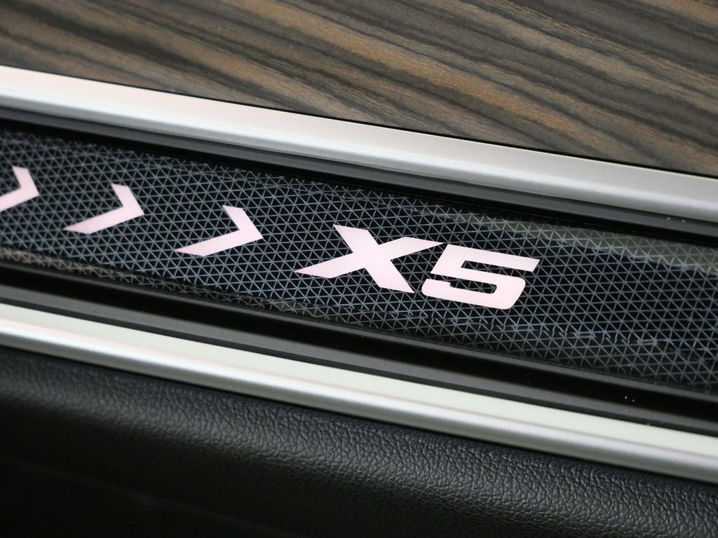 Thumbnail: 2026 BMW X5 - 24