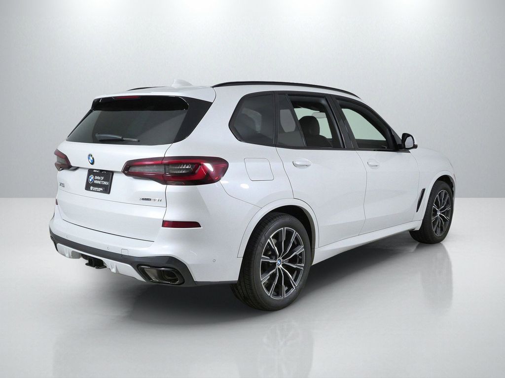 Thumbnail: 2023 BMW X5 - 11