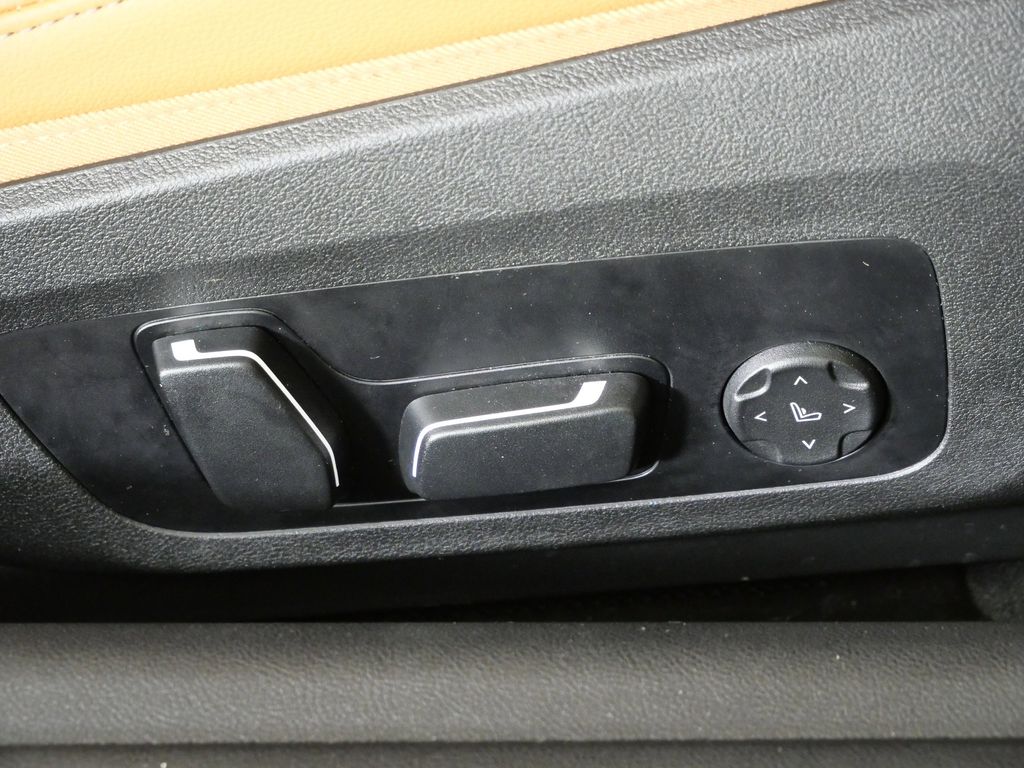 Thumbnail: 2025 BMW 4 Series - 27