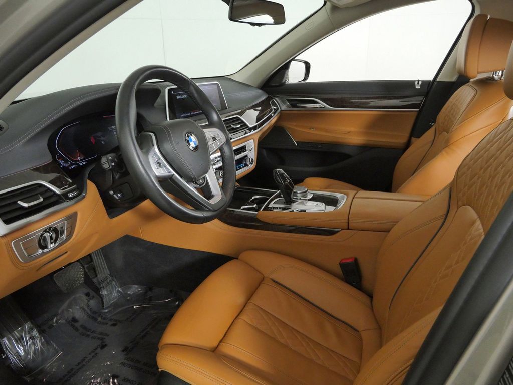 Thumbnail: 2022 BMW 7 Series - 37