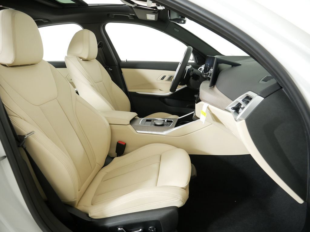 Thumbnail: 2025 BMW 3 Series - 23