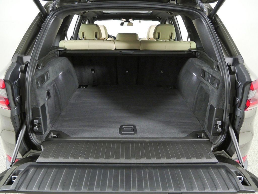 Thumbnail: 2021 BMW X5 - 27
