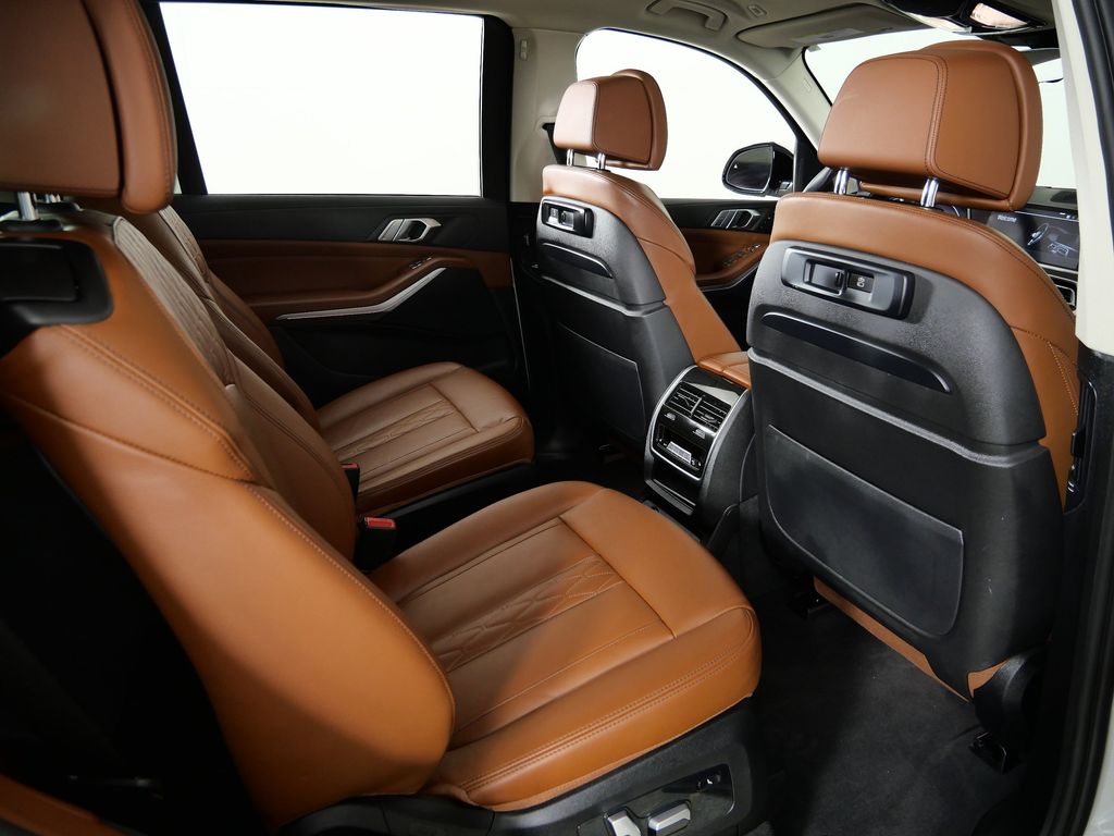 Thumbnail: 2022 BMW X7 - 30