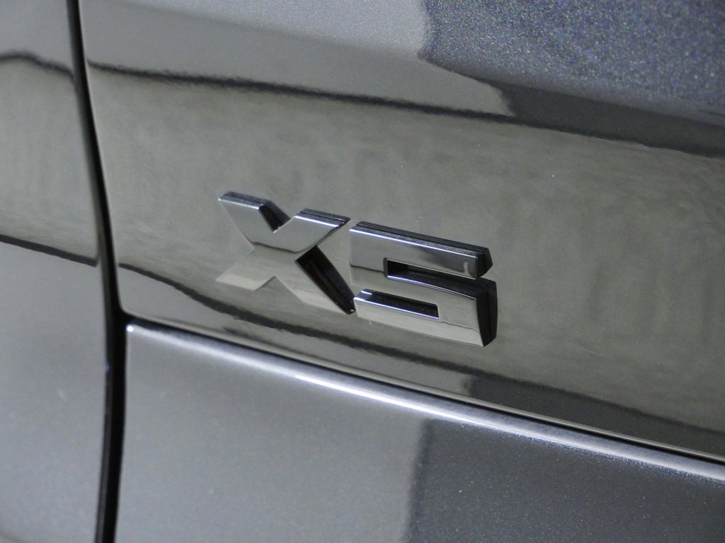 Thumbnail: 2026 BMW X5 - 13