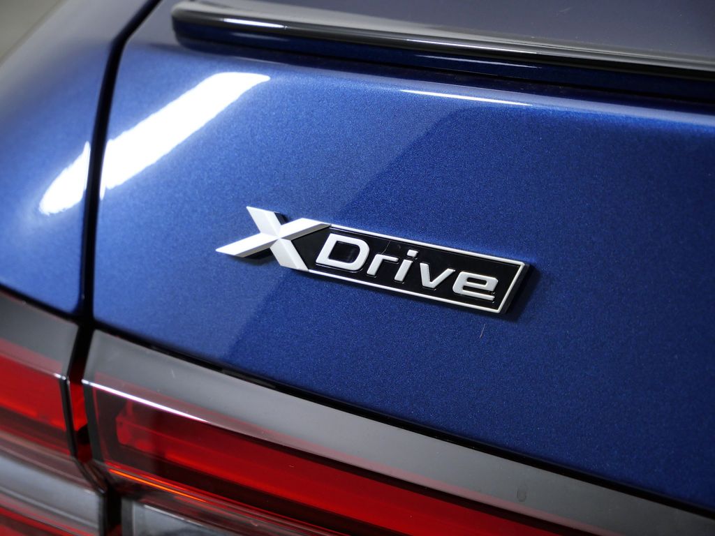 Thumbnail: 2026 BMW 5 Series - 13