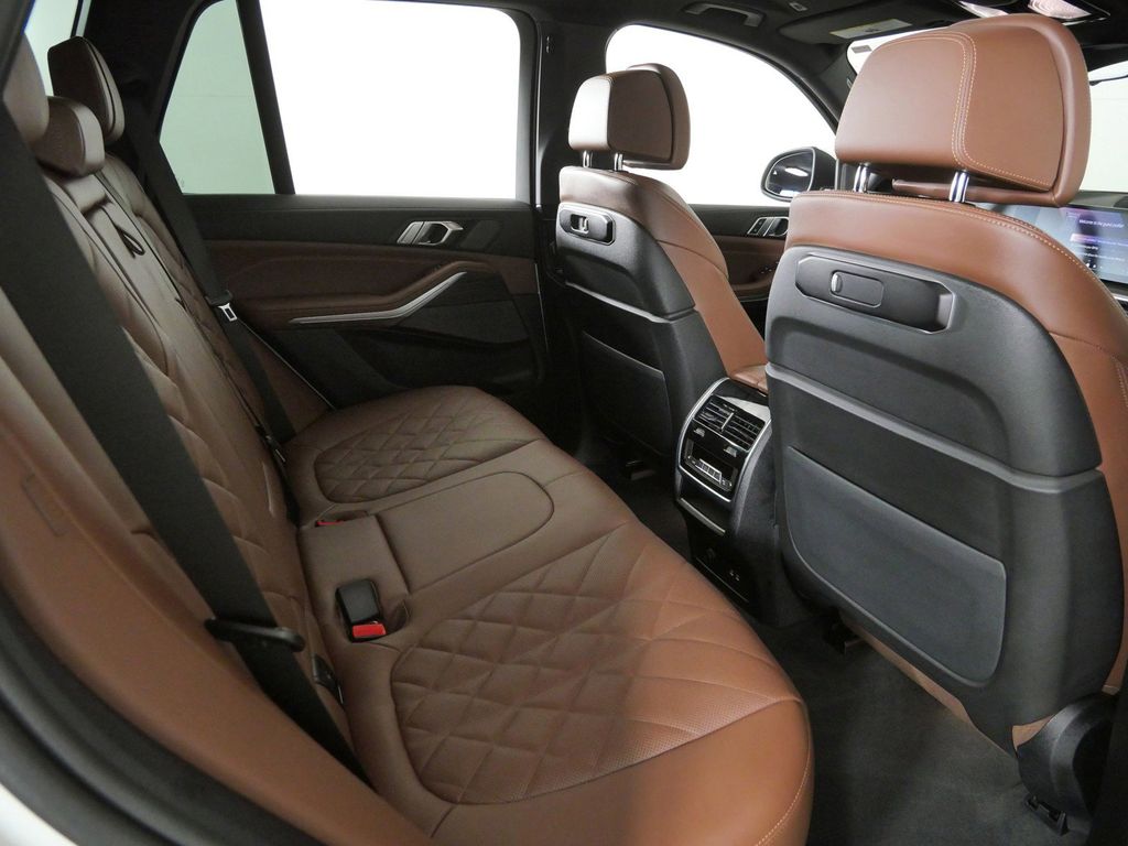 Thumbnail: 2026 BMW X5 - 26