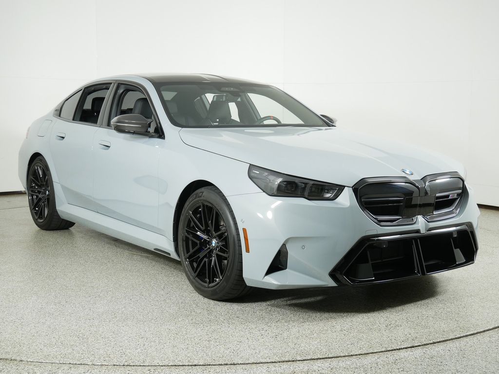 Thumbnail: 2025 BMW M5 - 3