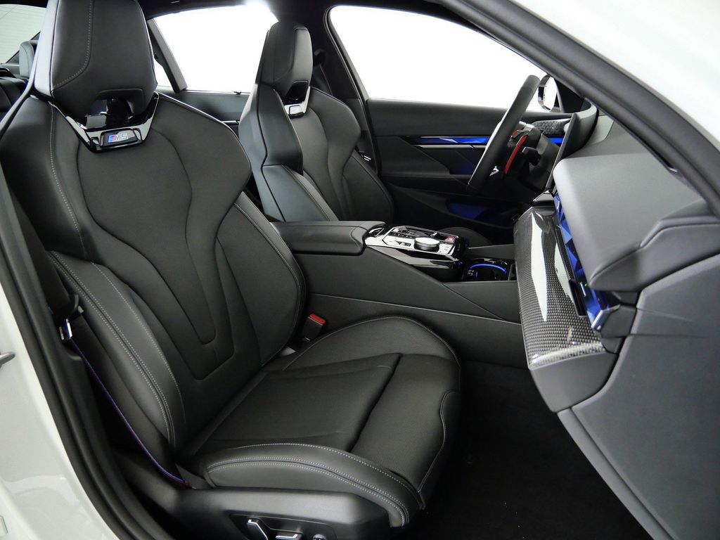 Thumbnail: 2026 BMW M5 - 22