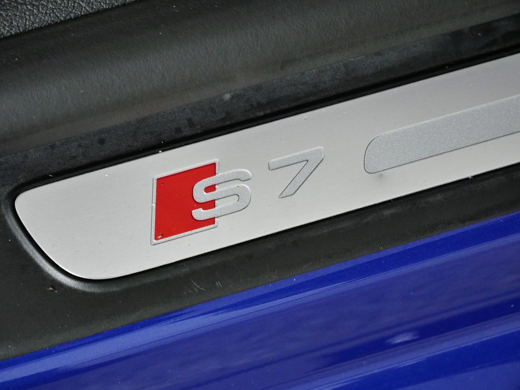 Thumbnail: 2017 Audi S7 - 24