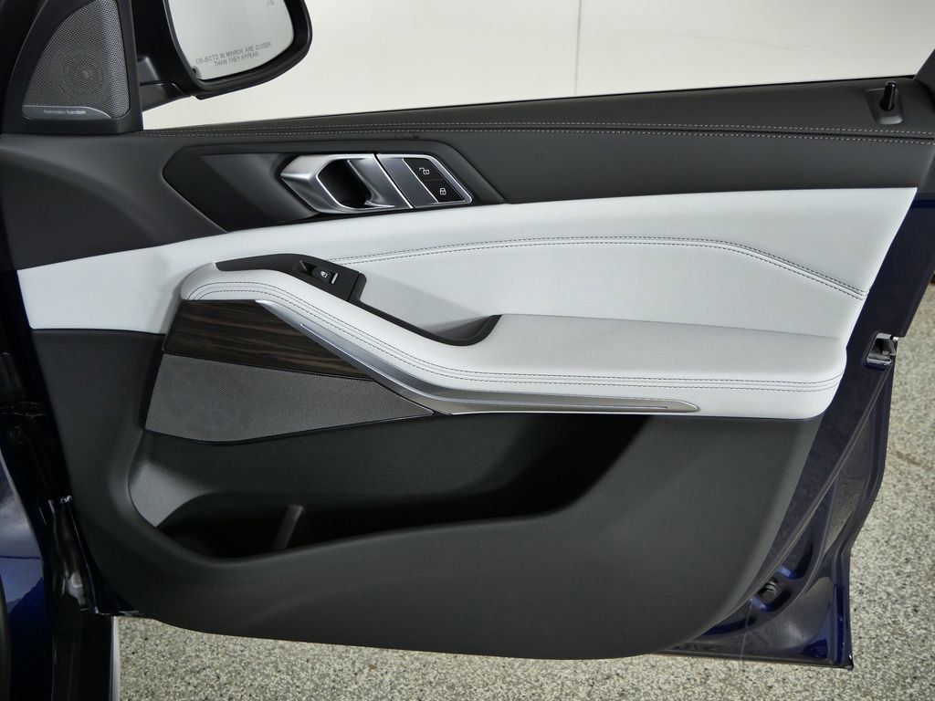 Thumbnail: 2026 BMW X5 - 21