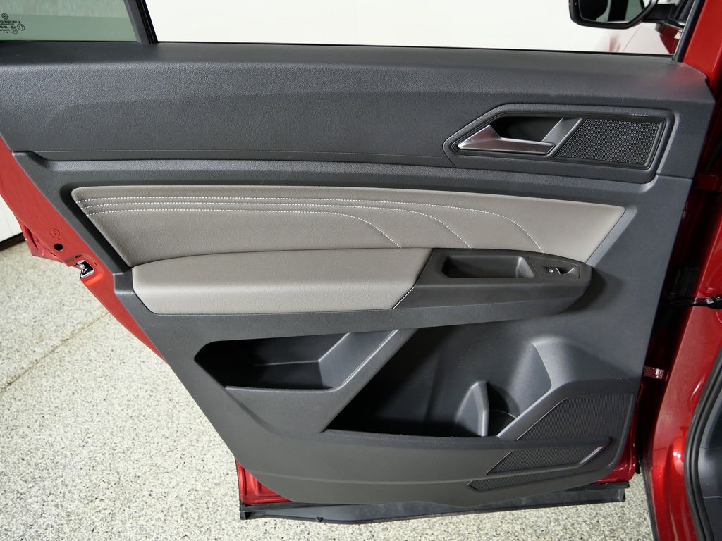 Thumbnail: 2023 Volkswagen Atlas - 29