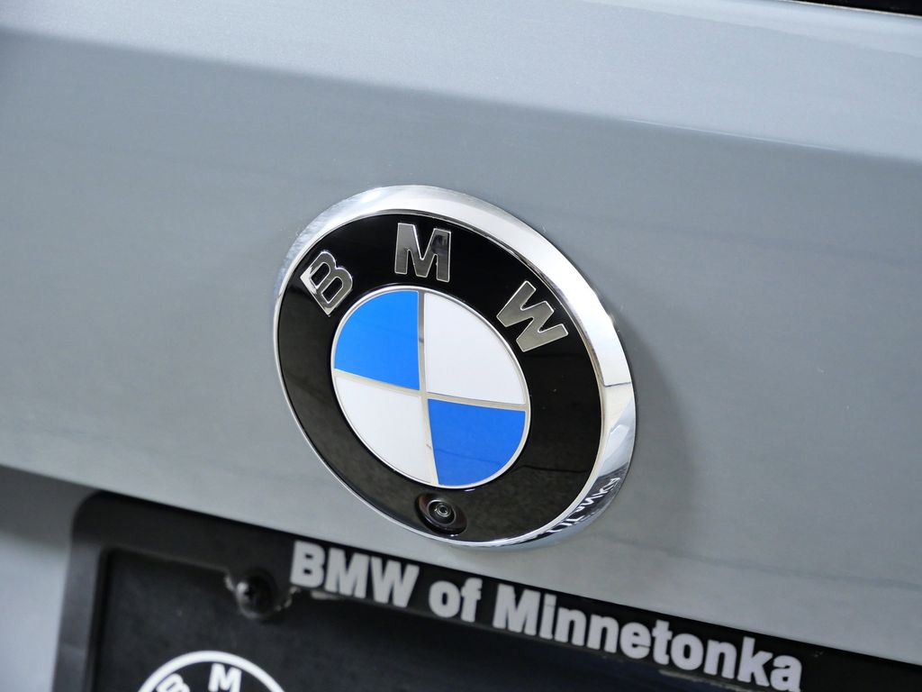 Thumbnail: 2026 BMW i4 - 11