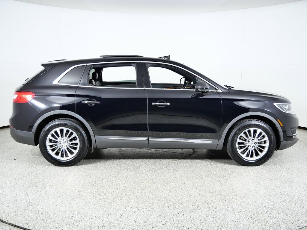 Thumbnail: 2017 Lincoln MKX - 9