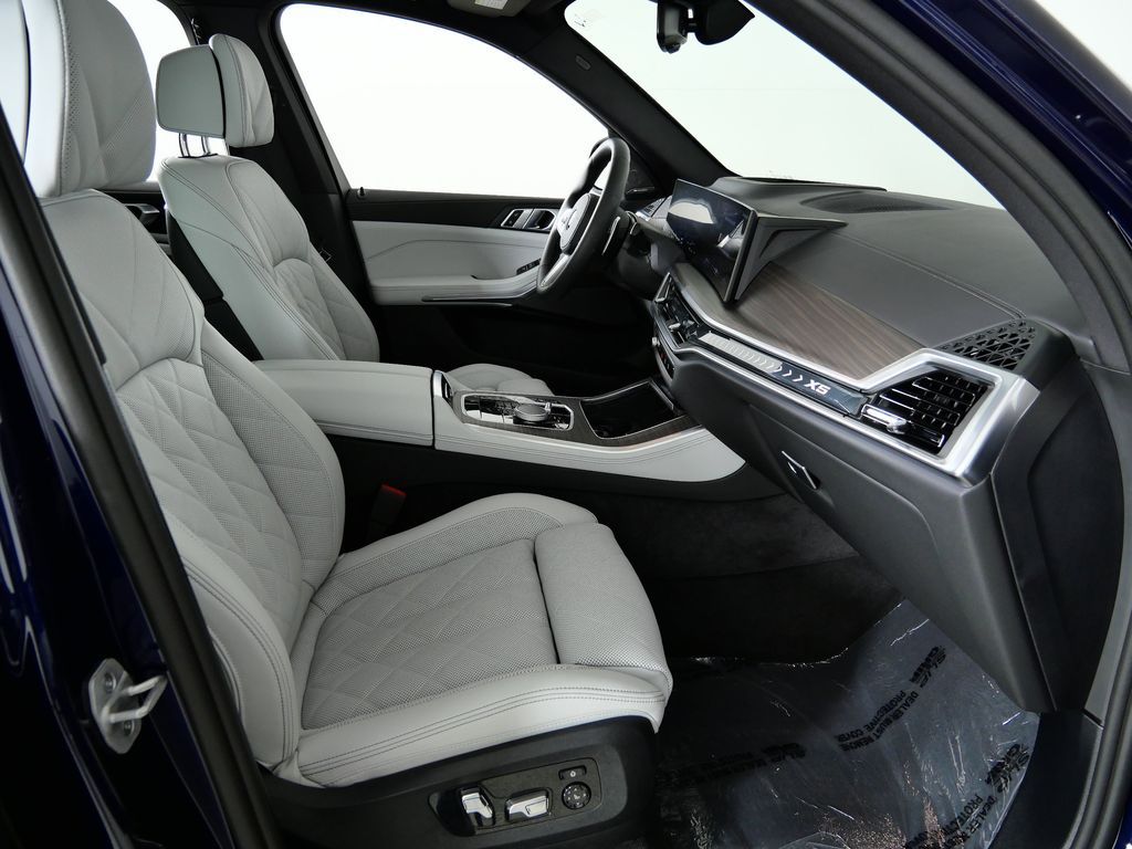 Thumbnail: 2026 BMW X5 - 21