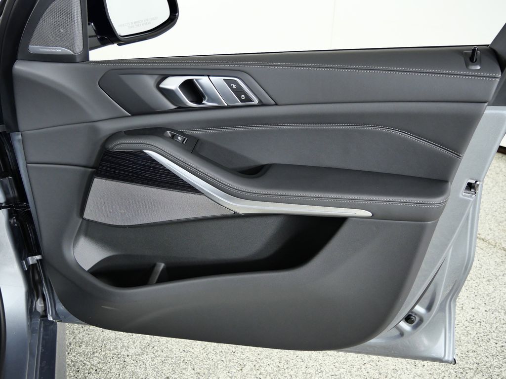 Thumbnail: 2026 BMW X5 - 19