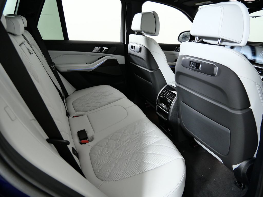 Thumbnail: 2026 BMW X5 - 26