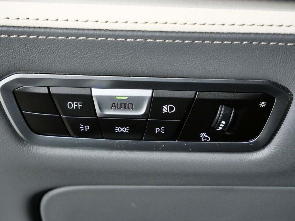 Thumbnail: 2023 BMW X7 - 46