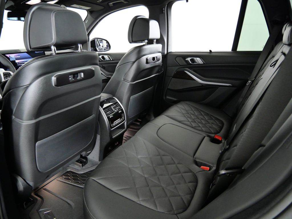 Thumbnail: 2026 BMW X5 - 32