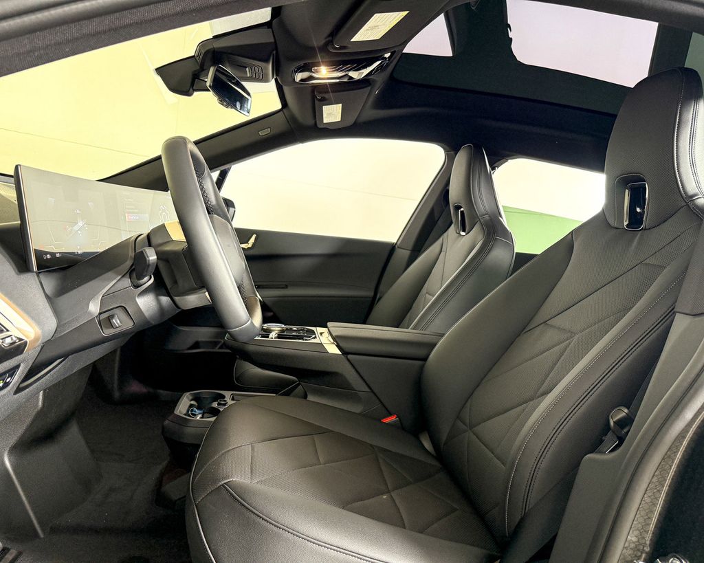 2025 BMW iX xDrive50 31