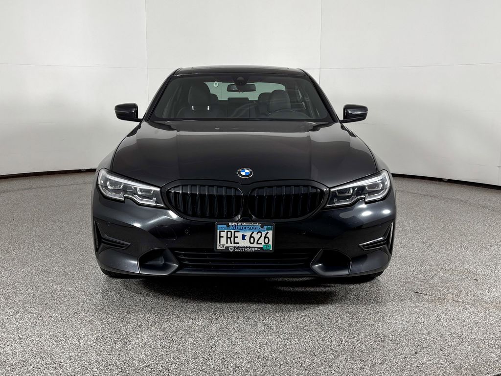 Thumbnail: 2021 BMW 3 Series - 3