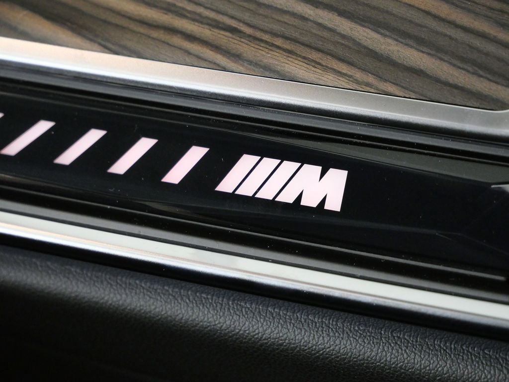 Thumbnail: 2026 BMW X7 - 24