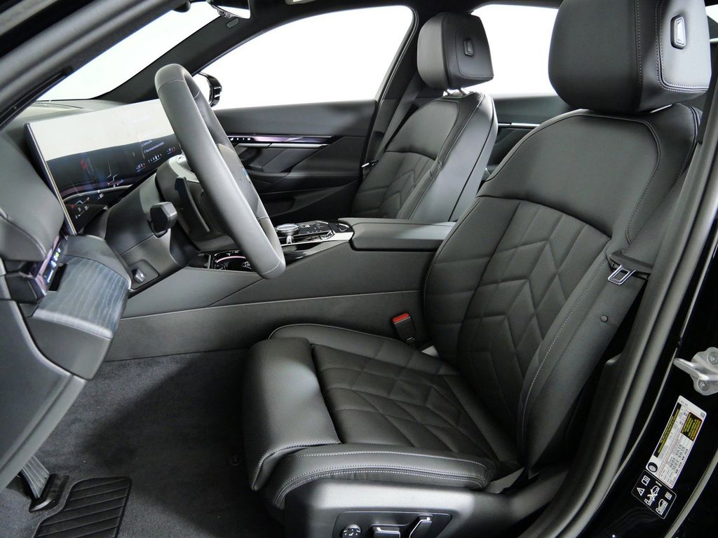 Thumbnail: 2026 BMW 5 Series - 33