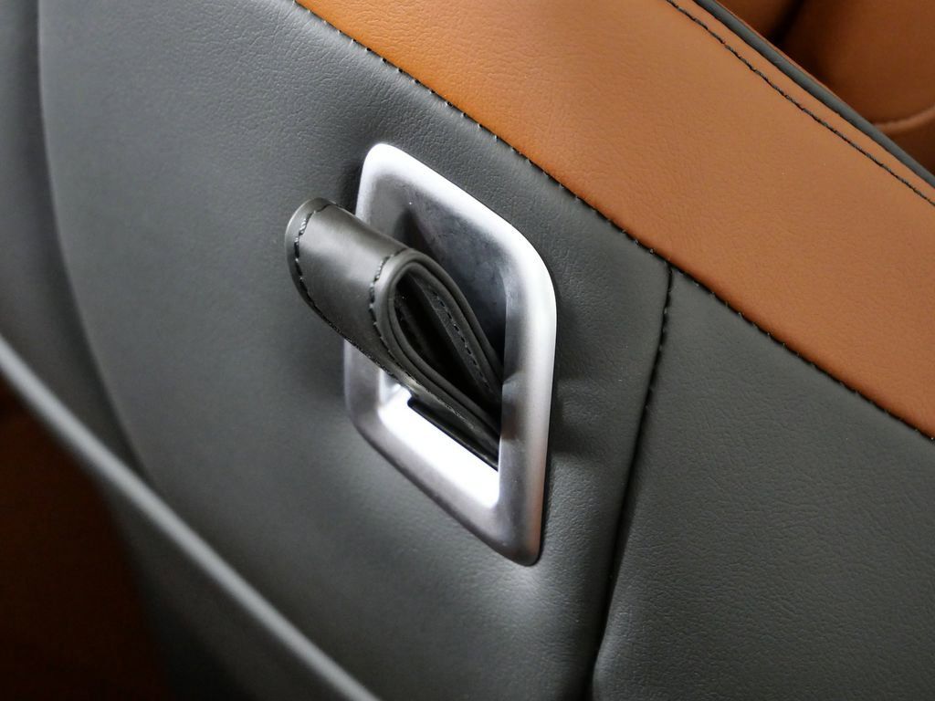 Thumbnail: 2026 BMW 8 Series - 26