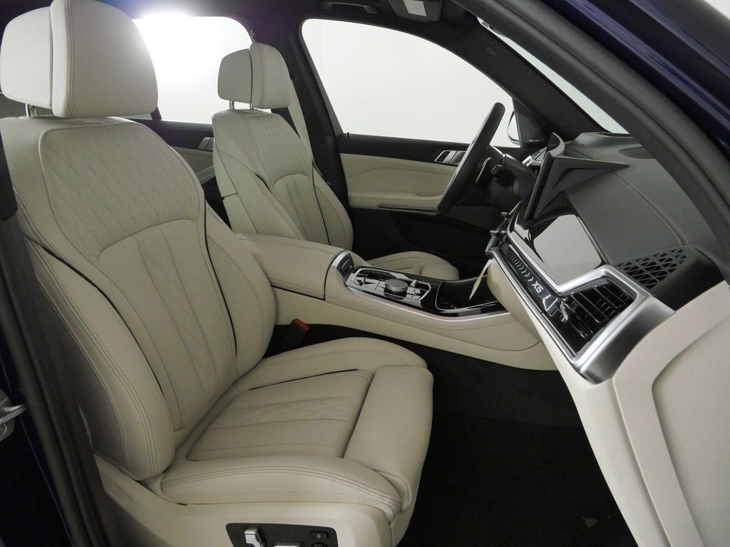 Thumbnail: 2026 BMW X5 - 21