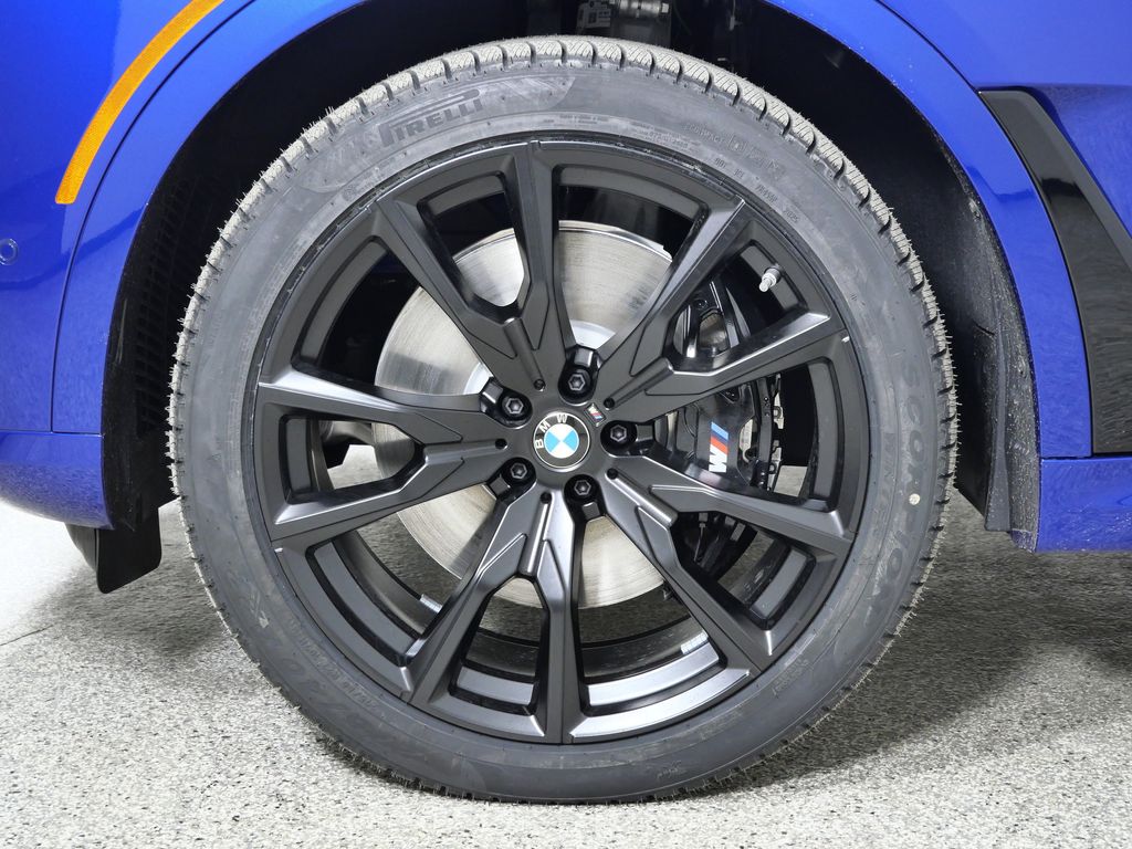 Thumbnail: 2026 BMW X7 - 17