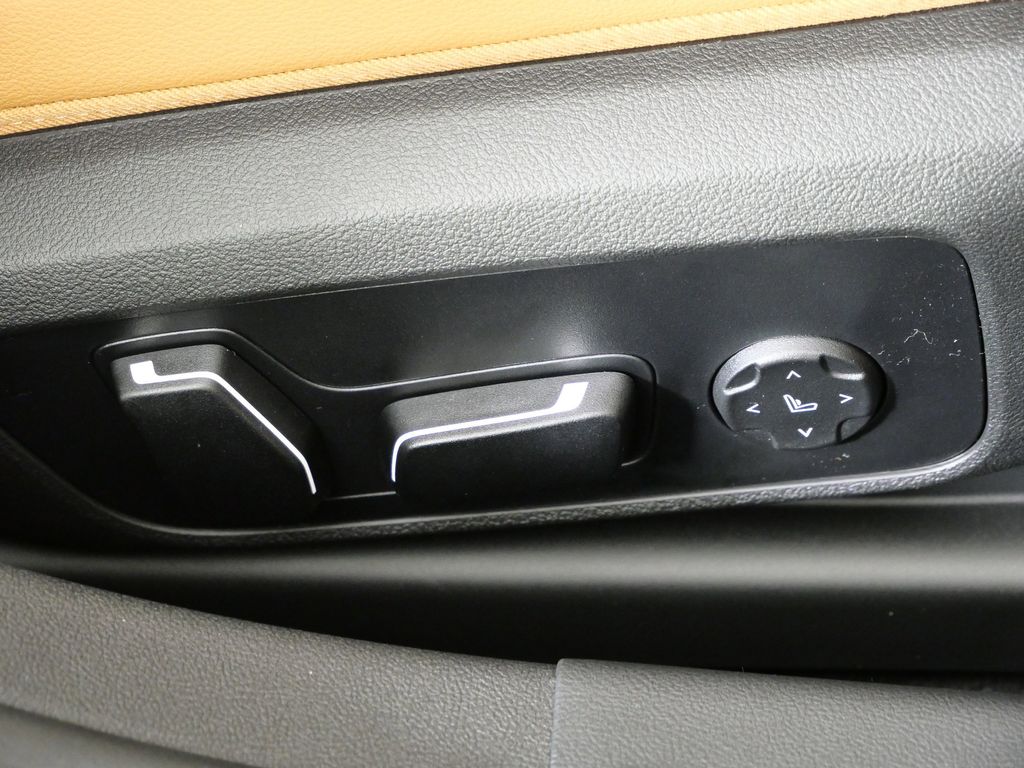 Thumbnail: 2026 BMW i4 - 22