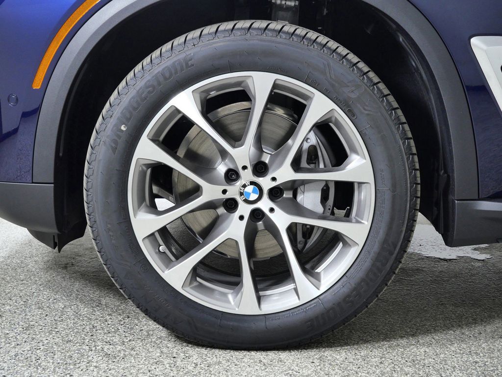 Thumbnail: 2026 BMW X5 - 18