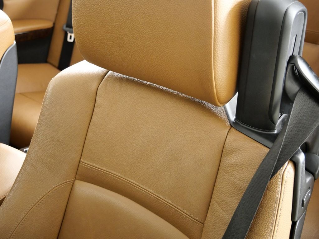 Thumbnail: 2011 BMW 3 Series - 33