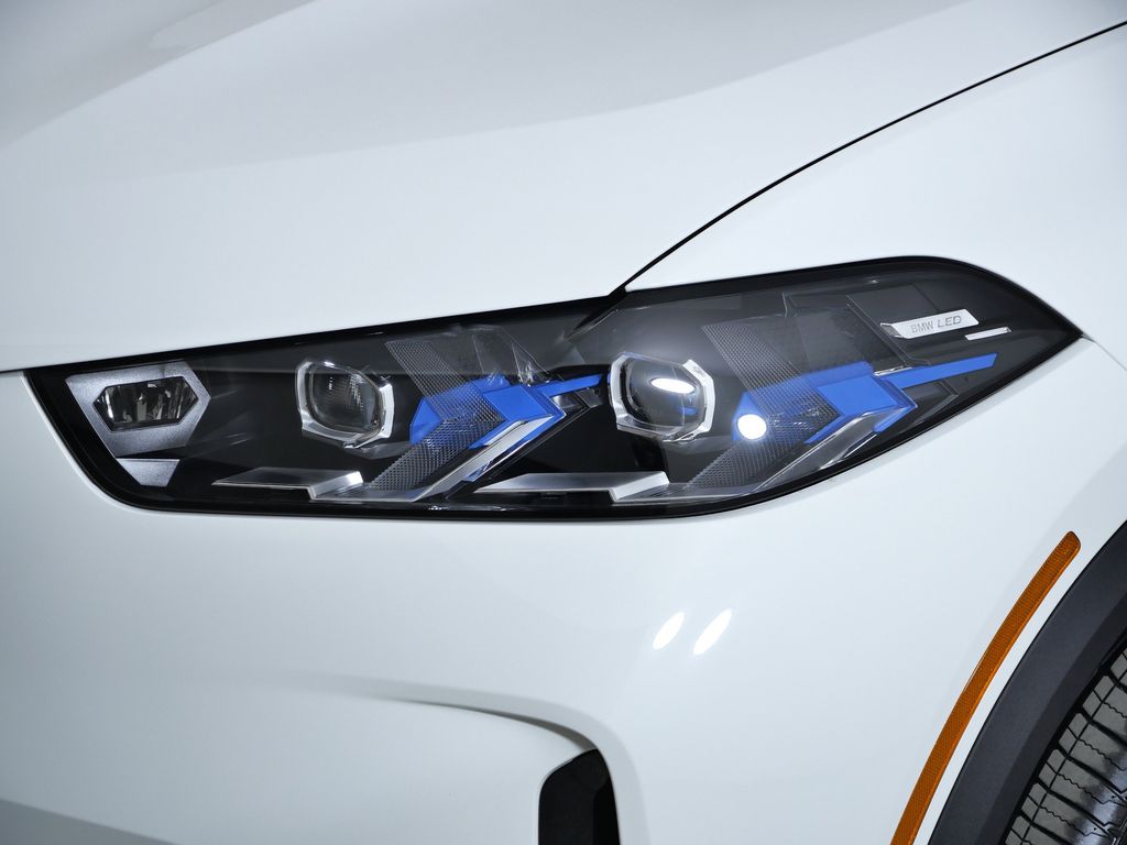 Thumbnail: 2026 BMW X5 - 3